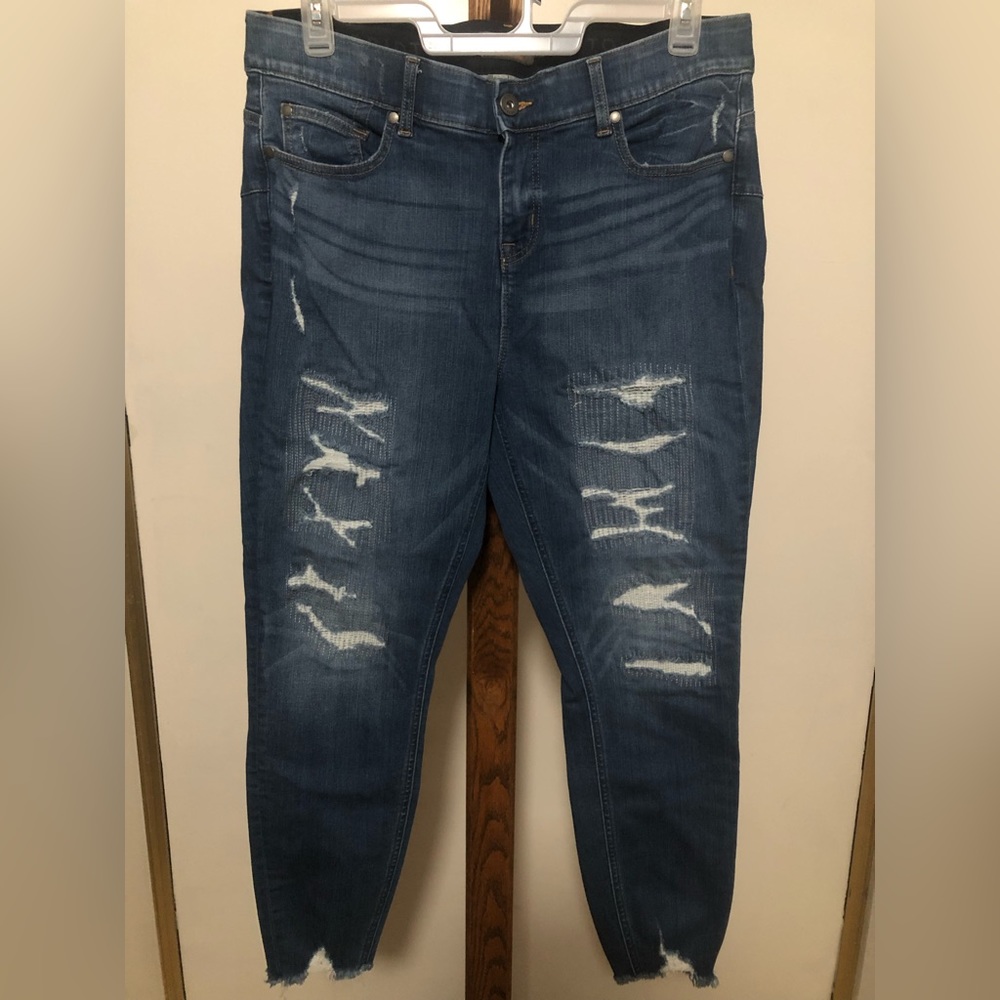 Torrid Bombshell Skinny (distressed jeans)